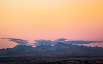 白昼雪山